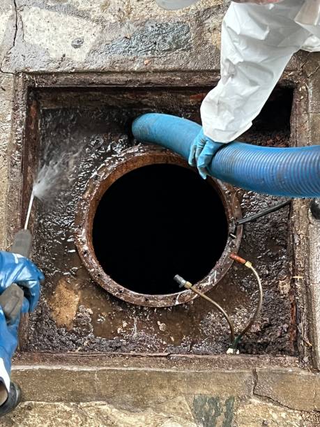 washing and making safe an old underground diesel tank
